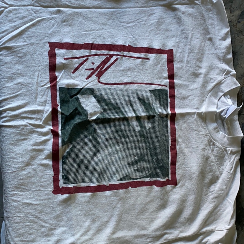 Tim McGraw signed shirt